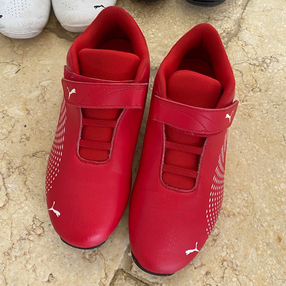 Kids Puma Sneakers Ferrari.Only worn once Size 3.5